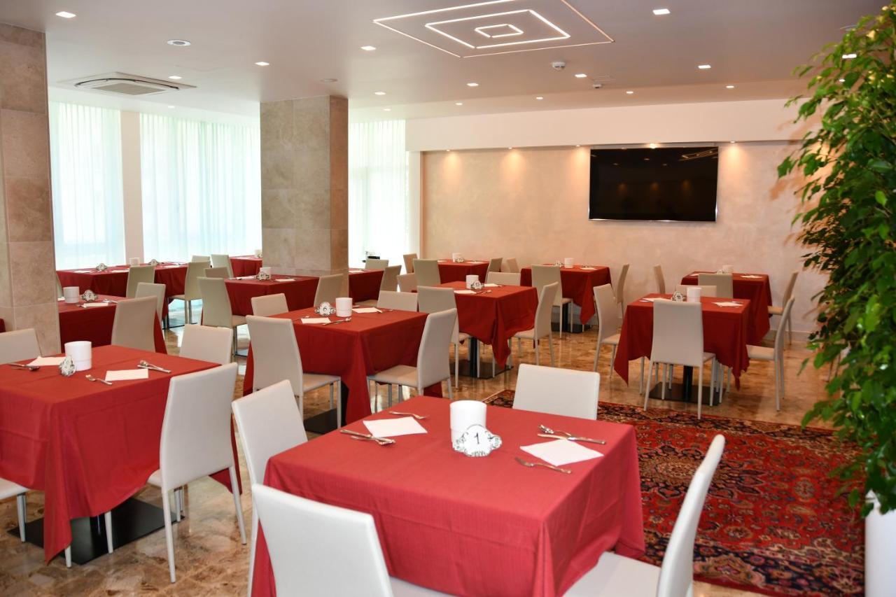 Hotel Playa 비비오네 외부 사진