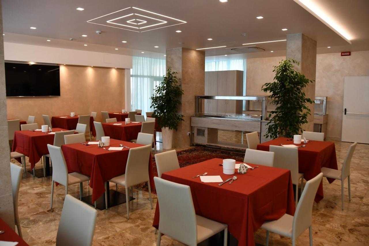 Hotel Playa 비비오네 외부 사진